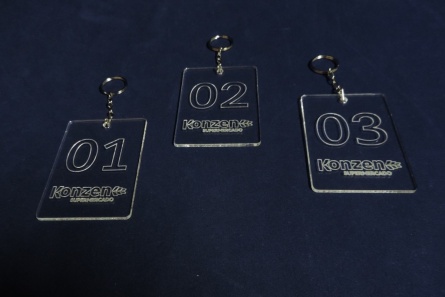 Gravao a laser de chaveiros personalizados 